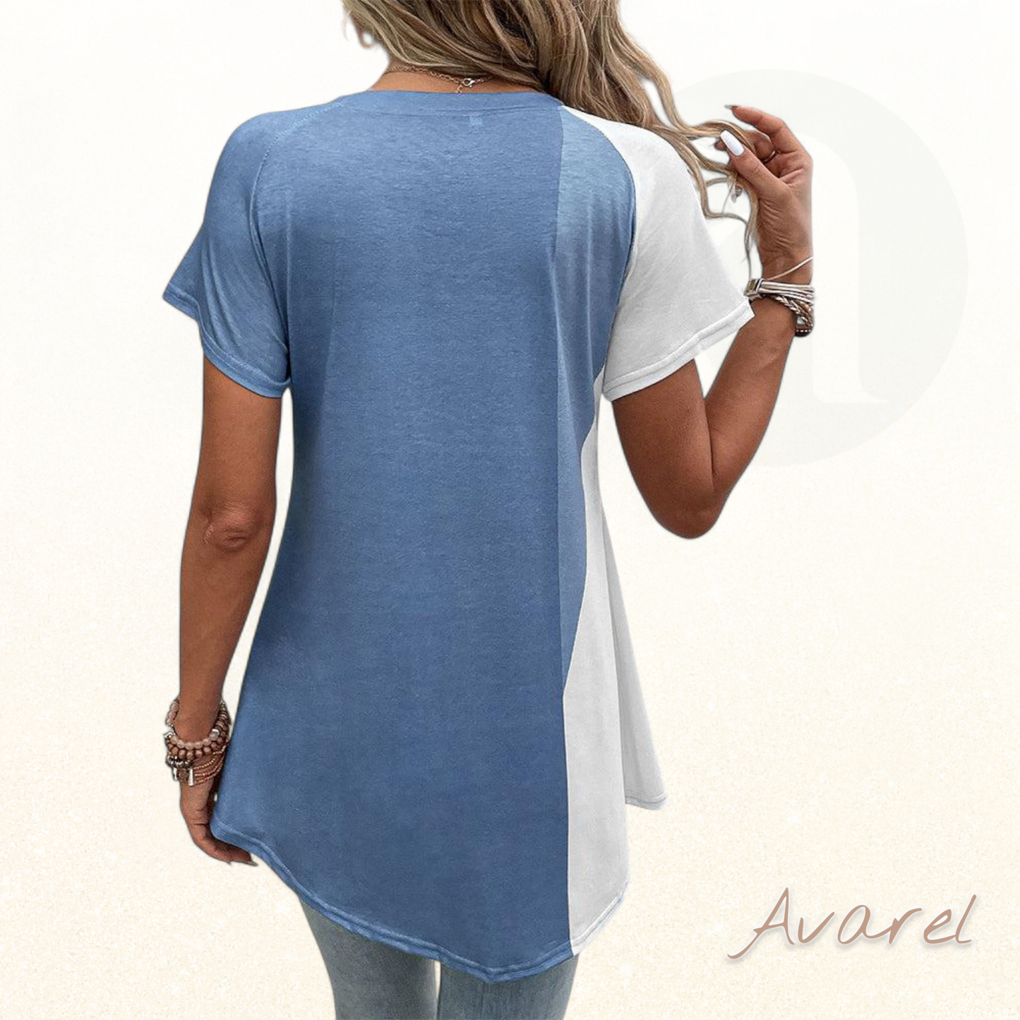 Schickes Patchwork-T-Shirt mit lebendigem Blumendruck für e frische Look