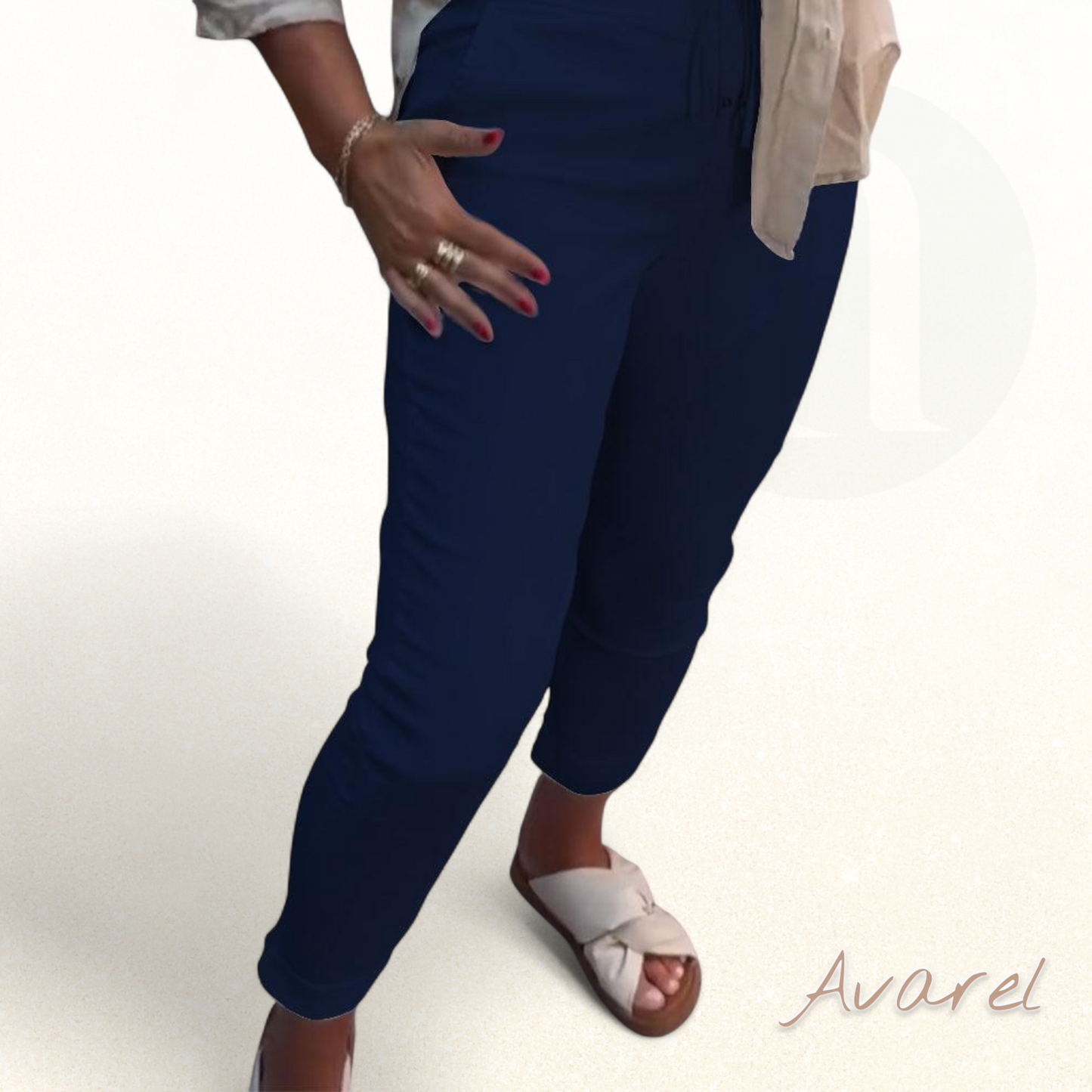 Schicke Bleistiftshose mit bequemem Kordelzug für de perfekte Look