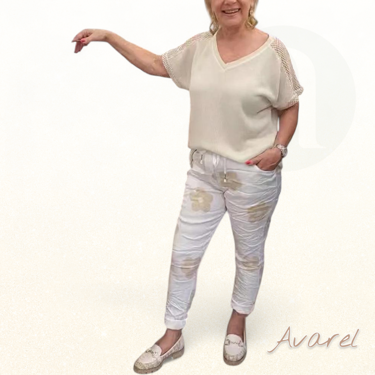 Hose mit coollem Print und praktischem Kordelzug für en lässige Look