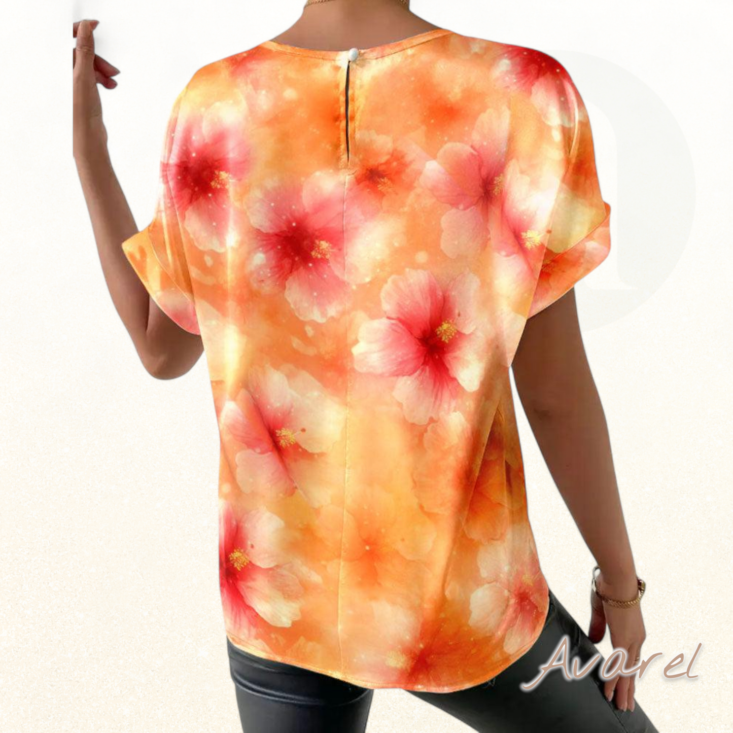 Stilvolls Rundhals-T-Shirt mit auffallendem Tie-Dye-Design und grössere Blüem