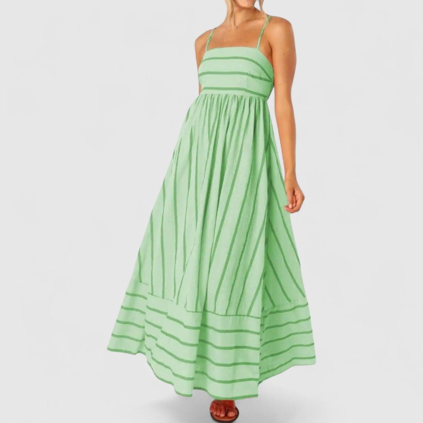 Luxuriöser Bademantel mit Gürtel und Trägern, elegantes Design Claire