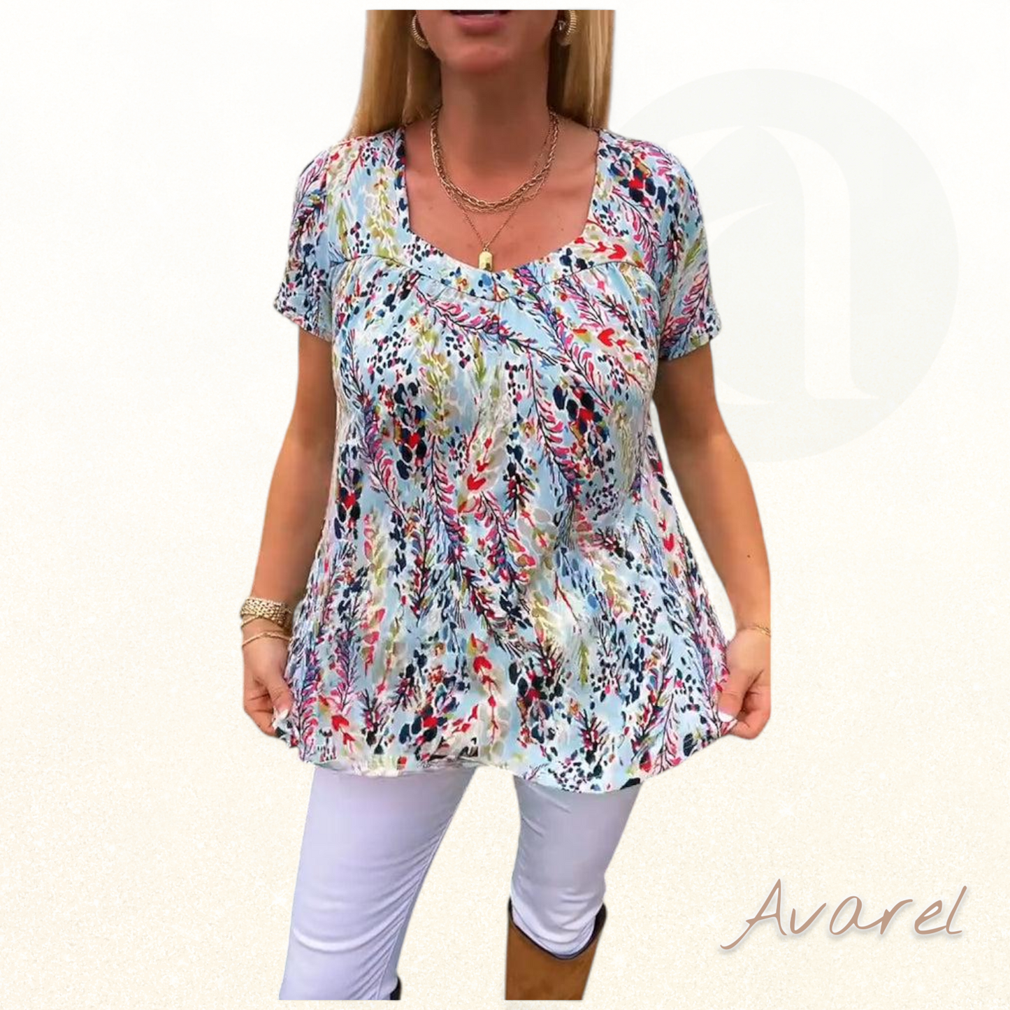 Stilvoll bedruckts T-Shirt mit U-Ausschnitt und Kurzearm