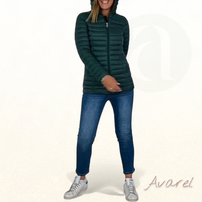 Stilvoller eifarbiger Mantel mit abnehmbarer Kapuze, Reißverschluss und Knopfverschlüsse