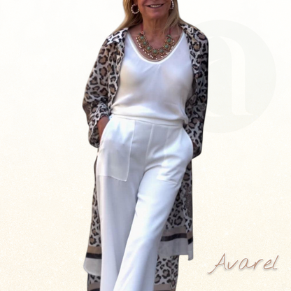 Schicke Langmantel mit Revers und modischem Leopardenmuster für einen moderne Look