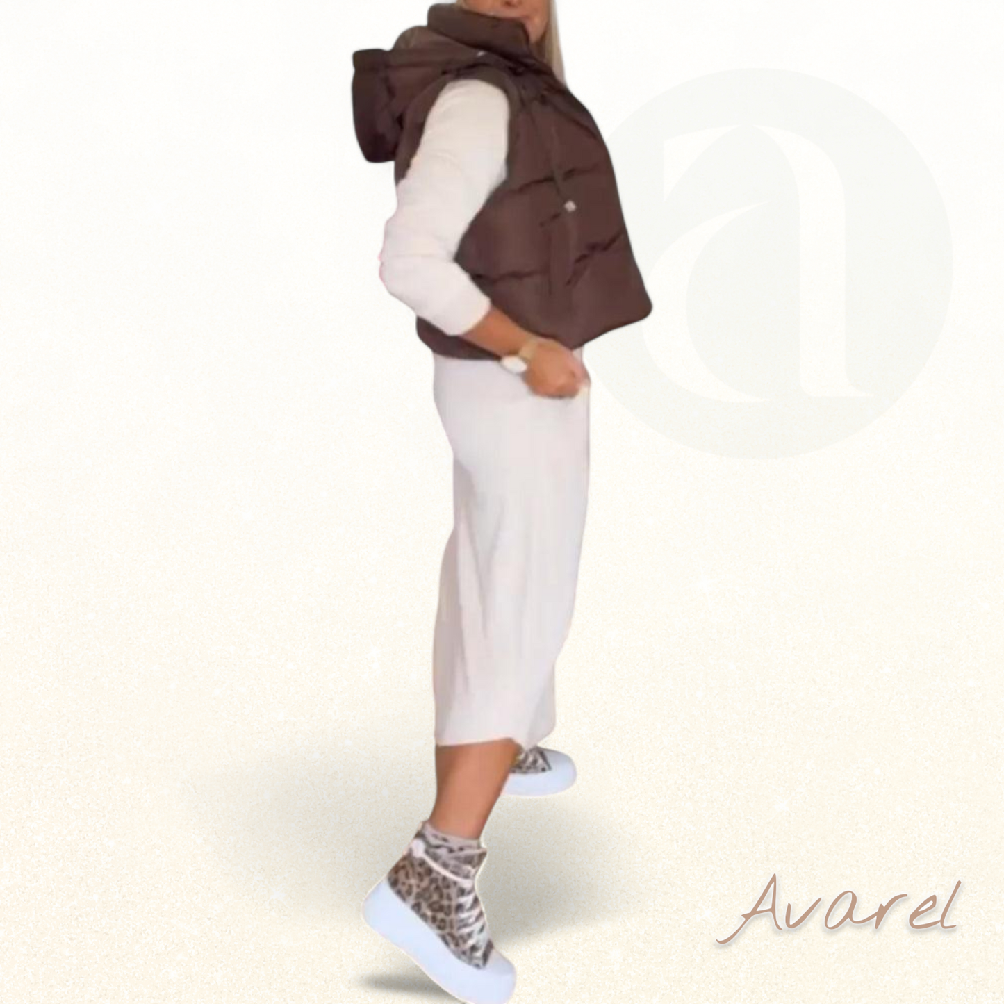 Stilvolle eifarbige Westemantel mit bequemere Kapuuz