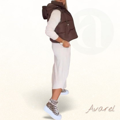 Stilvolle eifarbige Westemantel mit bequemere Kapuuz