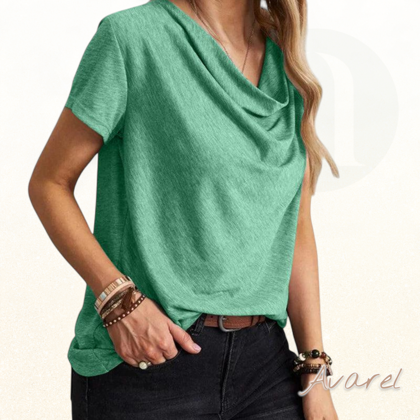 Stylisch T-Shirt mit Wasserfallausschnitt und kurze Ärmel für en elegante Look