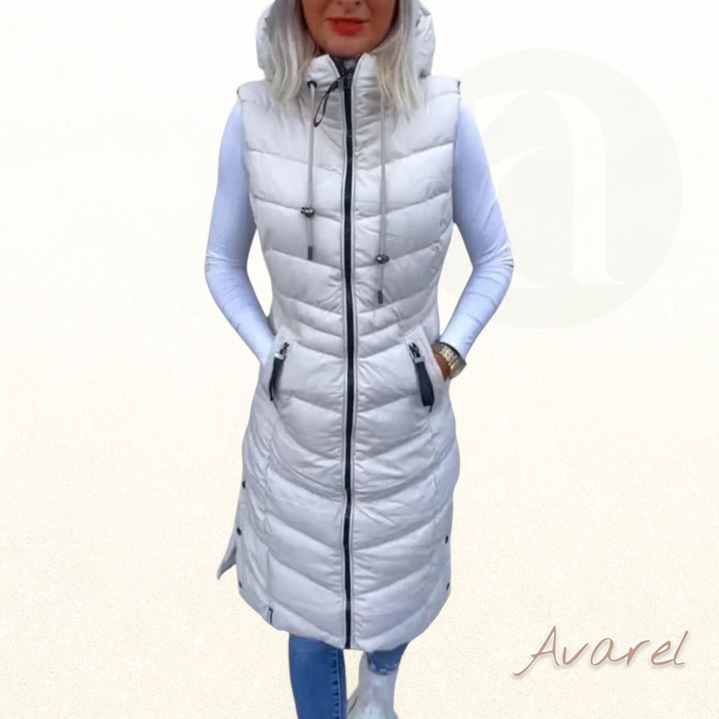 Stylisch ärmellosi Steppjacke mit Kapuze und praktischem Reissverschluss für e lässige Look