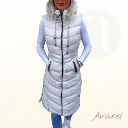 Stylisch ärmellosi Steppjacke mit Kapuze und praktischem Reissverschluss für e lässige Look