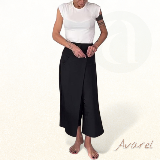 Stylisch(e) einfarbigi asymmetrisch Freizeithos für en lässige Look