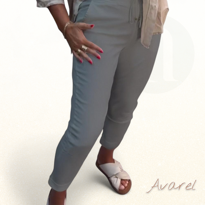 Schicke Bleistiftshose mit bequemem Kordelzug für de perfekte Look