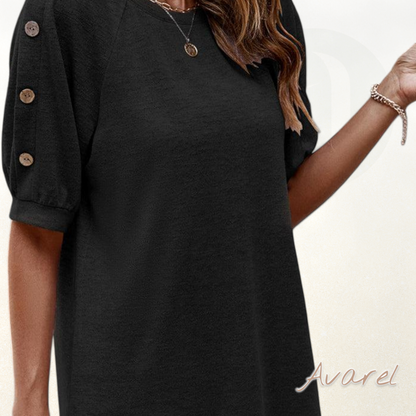 Stilvolls T-Shirt mit modische Knopfärmle für dr perfekti Look