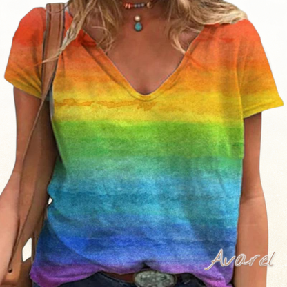 Bequemes V-Ausschnitt T-Shirt mit farbigem Regenbogen-Print für e ne lässige Look