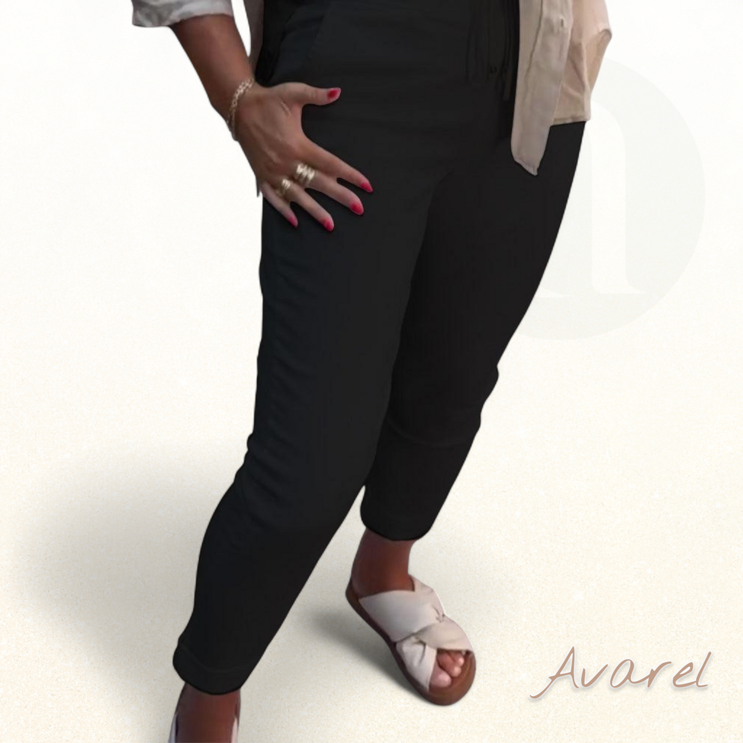 Schicke Bleistiftshose mit bequemem Kordelzug für de perfekte Look