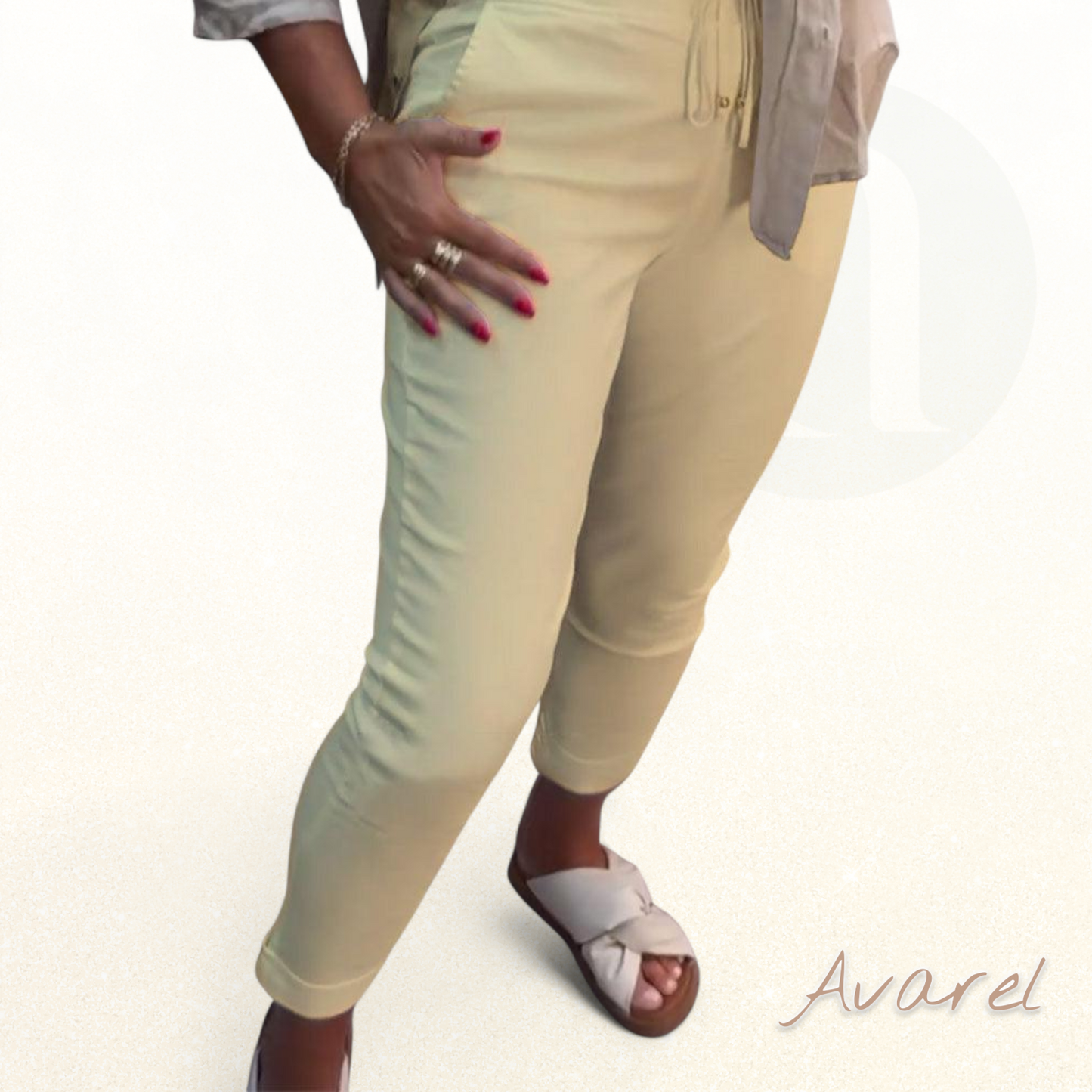 Schicke Bleistiftshose mit bequemem Kordelzug für de perfekte Look