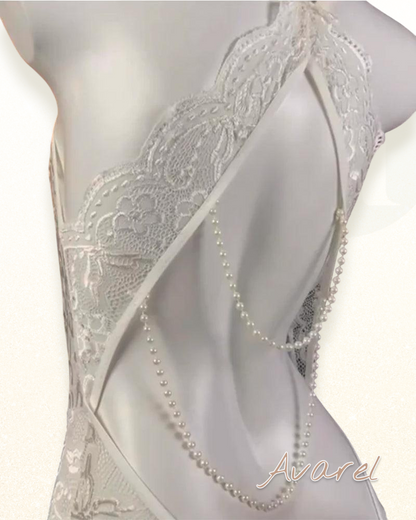 Verführerischer Spitzen-Body mit Rückenfreiheit für einen stilvollen Auftritt