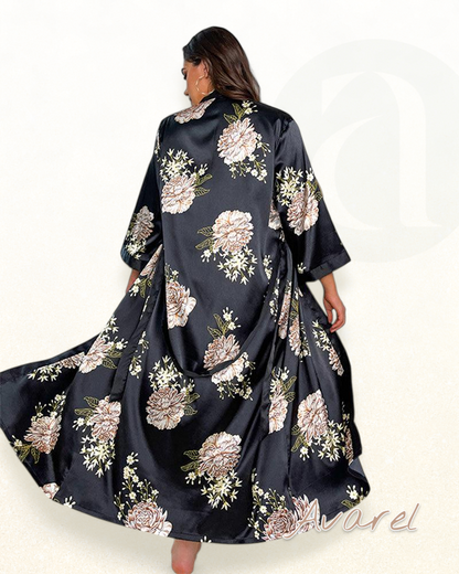 Verführerisch bedruckts Seideimitat-Pyjama-Kleid für stilvolle Nächte