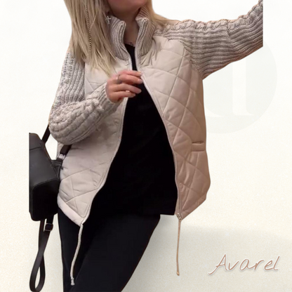 Eleganter einfarbiger Mantel mit praktischem Reissverschluss und stilvollem hohe Kragen