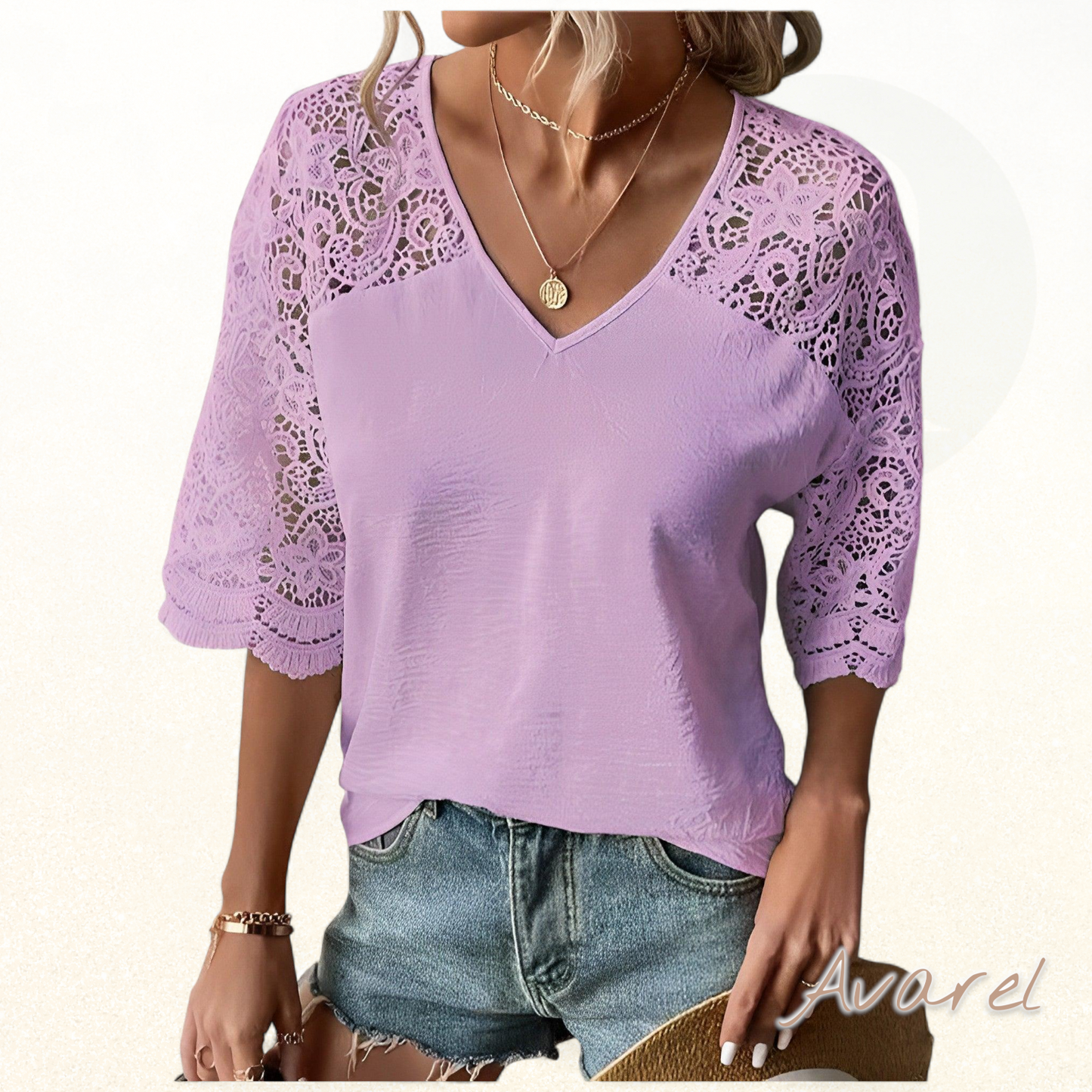 Chicke Bluse mit V-Ausschnitt und elegante Spitzärmel