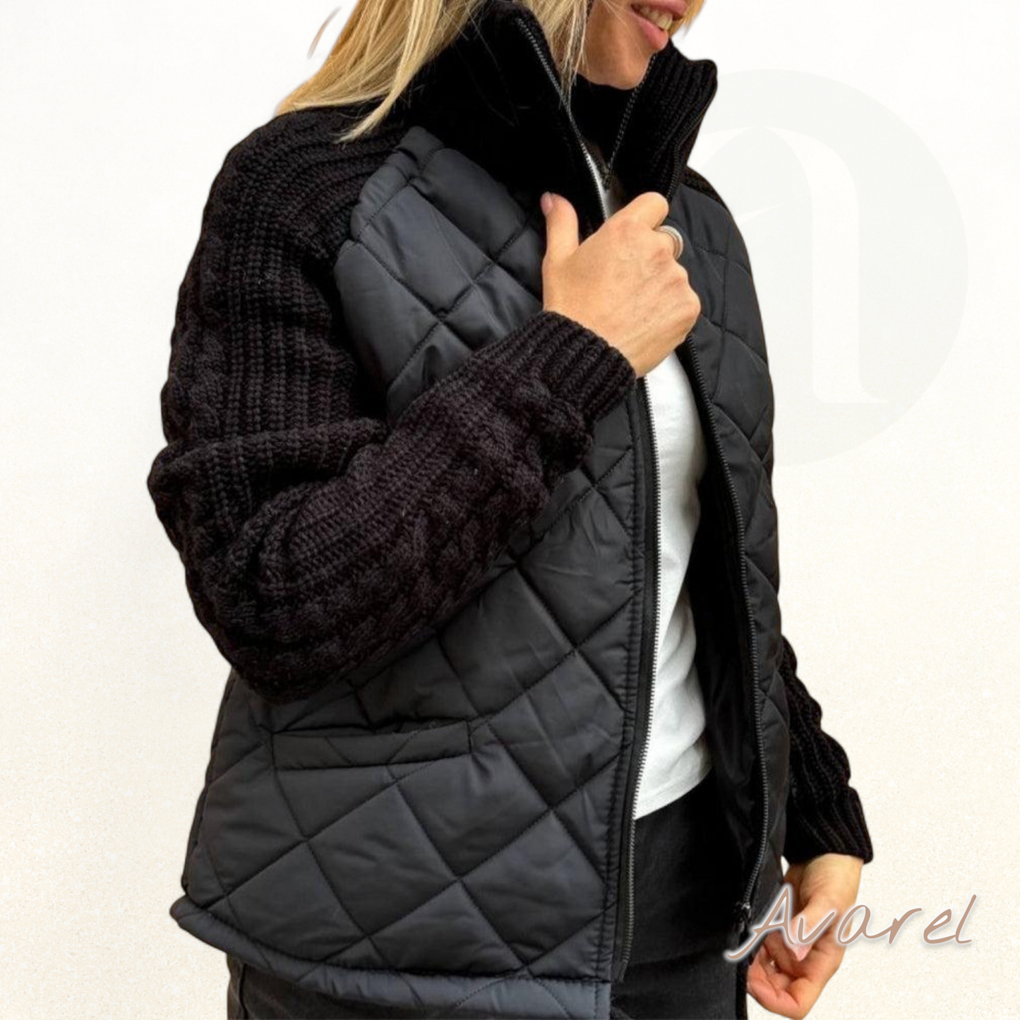 Eleganter einfarbiger Mantel mit praktischem Reissverschluss und stilvollem hohe Kragen