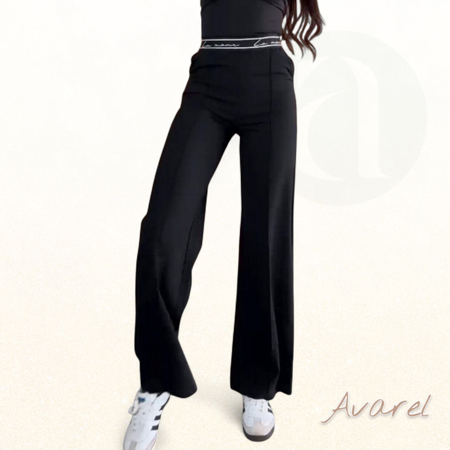 Bequemi gerade Hose in Uni-Farb mit praktische Reißverschlusstasche