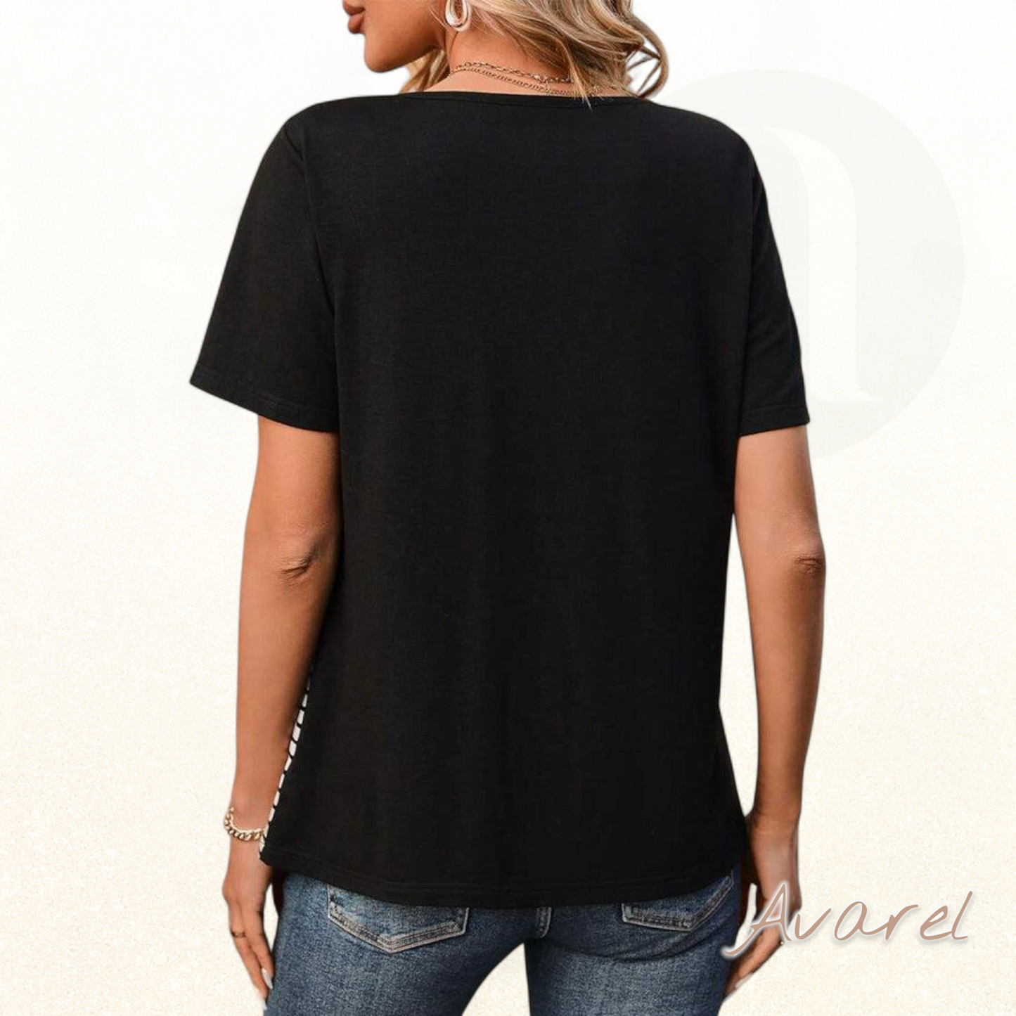 T-Shirt lässig gestreift mit Kontrast-Details für en styliiche Look