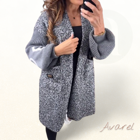 Eleganter wärmender Mantel mit stylischer Täsch für de perfekte Look