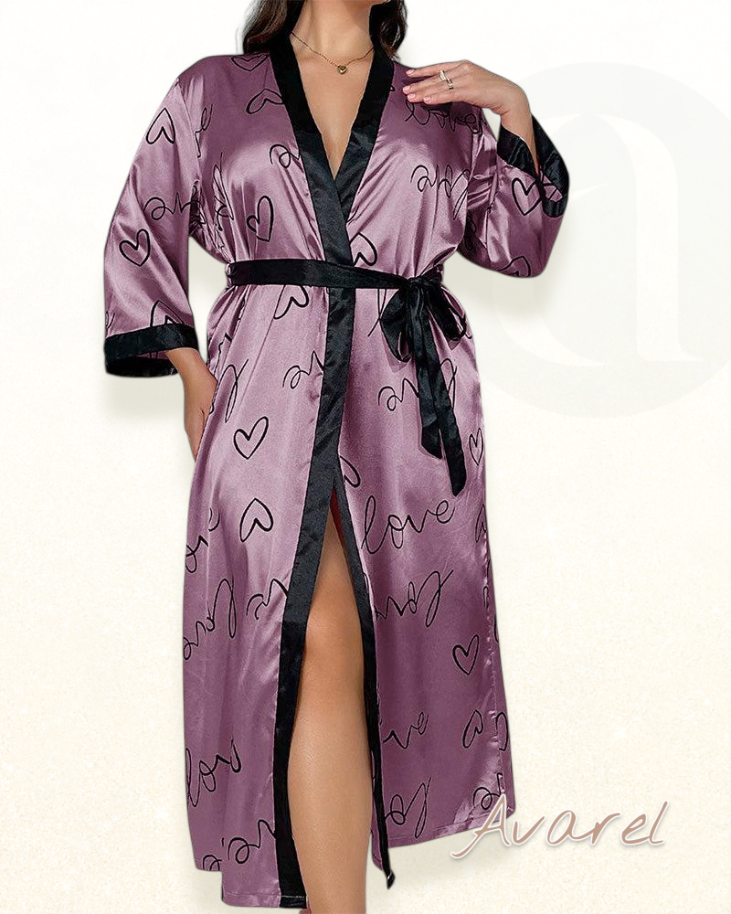 Verführerisch bedruckts Seideimitat-Pyjama-Kleid für stilvolle Nächte