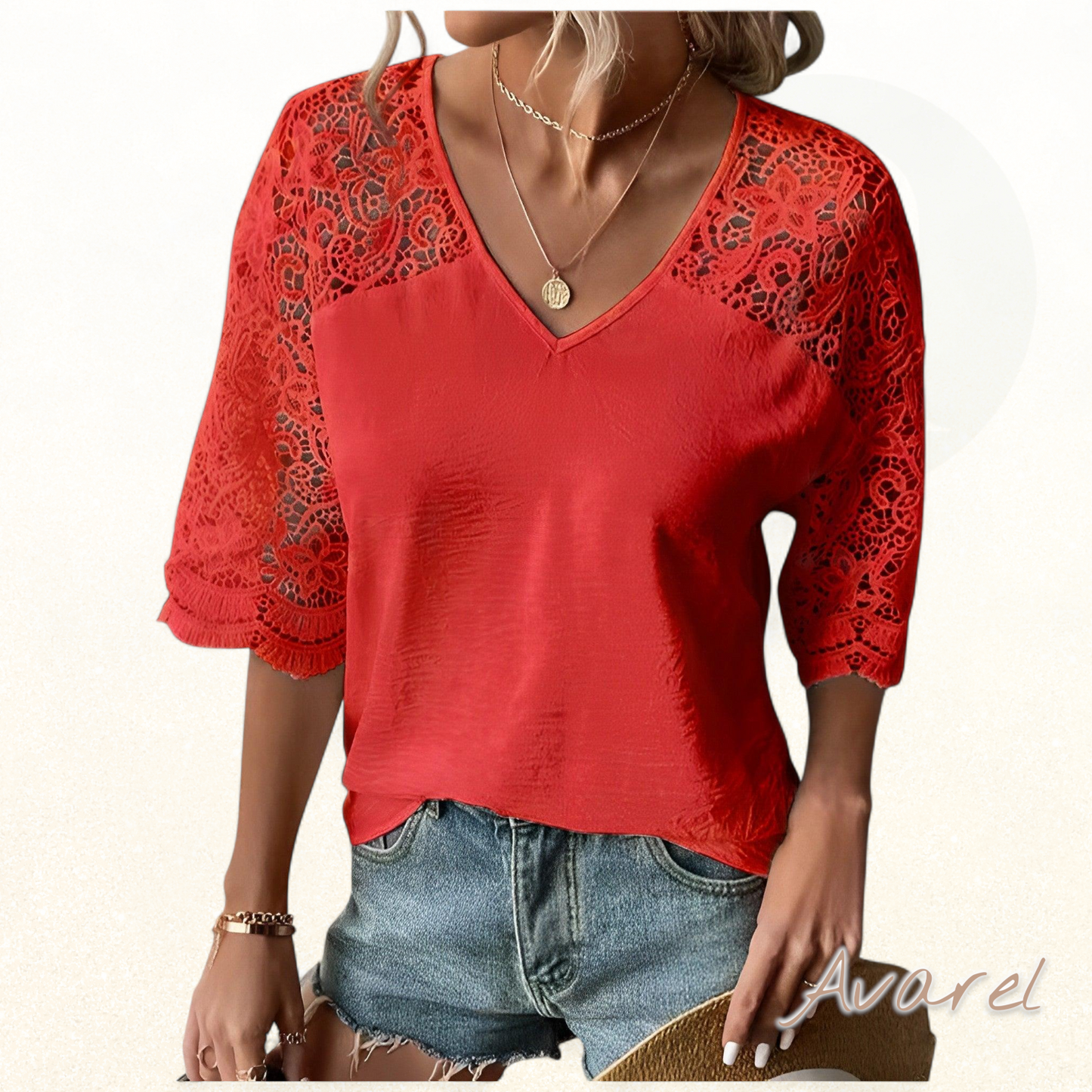 Chicke Bluse mit V-Ausschnitt und elegante Spitzärmel