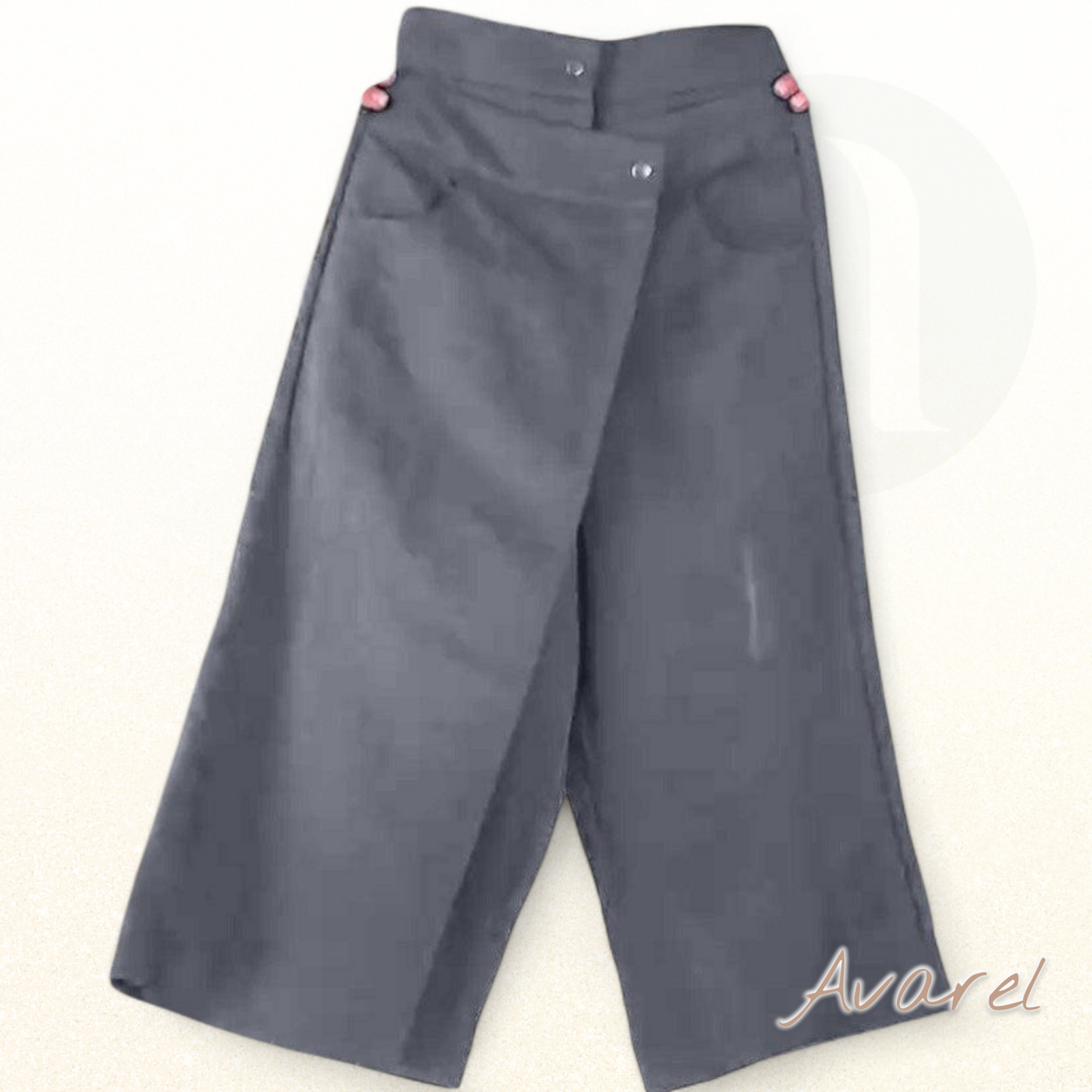 Stylisch(e) einfarbigi asymmetrisch Freizeithos für en lässige Look