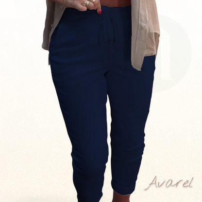 Schicke Bleistiftshose mit bequemem Kordelzug für de perfekte Look