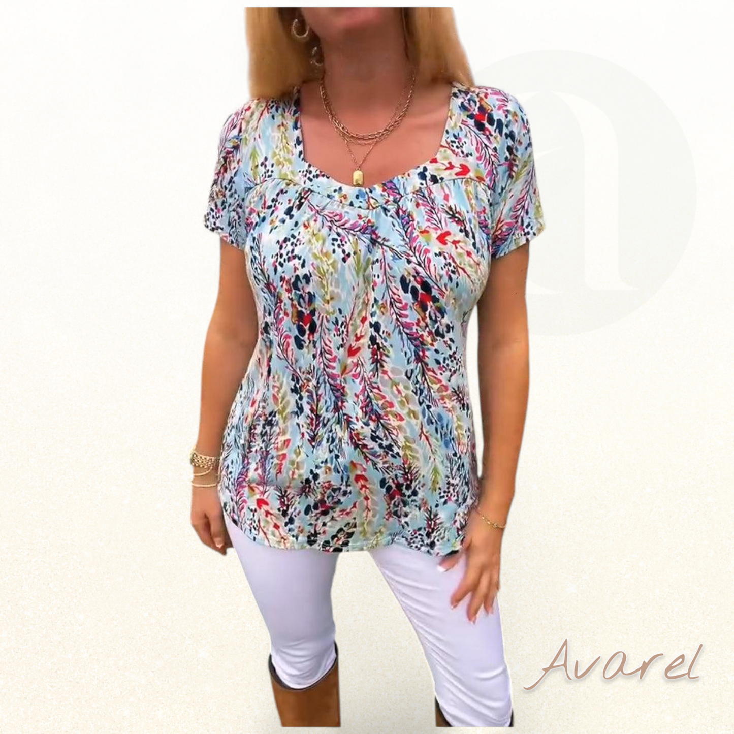 Stilvoll bedruckts T-Shirt mit U-Ausschnitt und Kurzearm