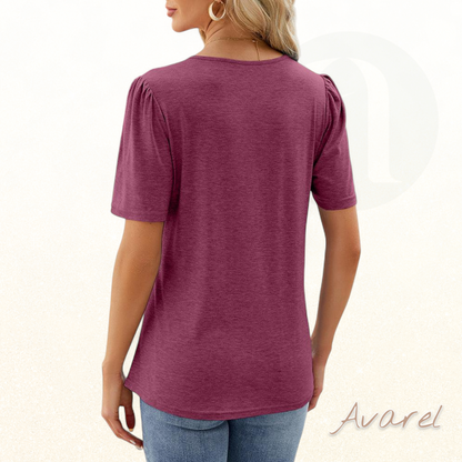 Stylisch-einfarbiges T-Shirt mit eleganter geraffter U-Ausschnitt