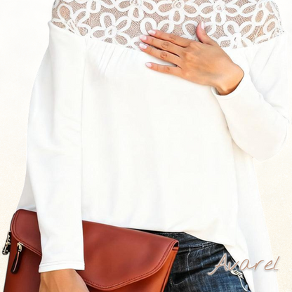 Eleganter Top mit Rollkrägen, Spitzebesatz und transparentem Strickdesign