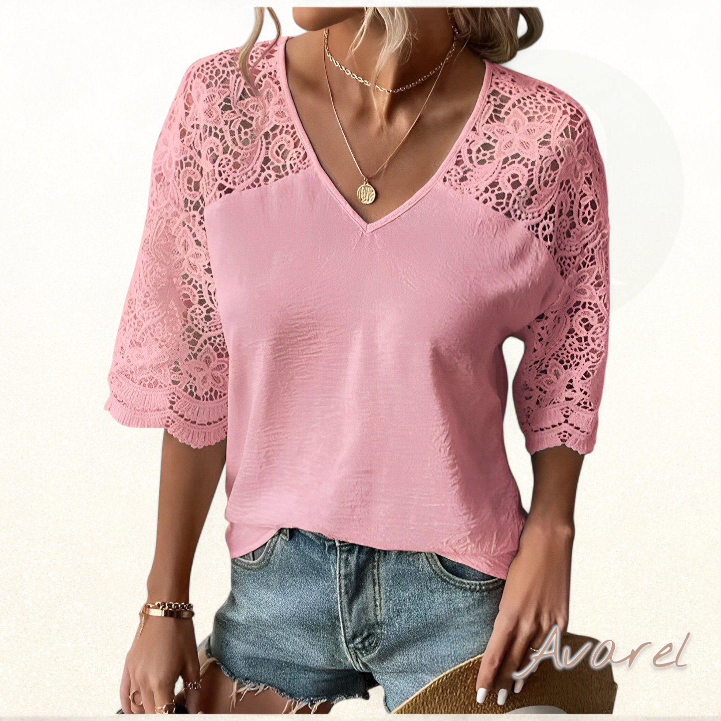 Chicke Bluse mit V-Ausschnitt und elegante Spitzärmel