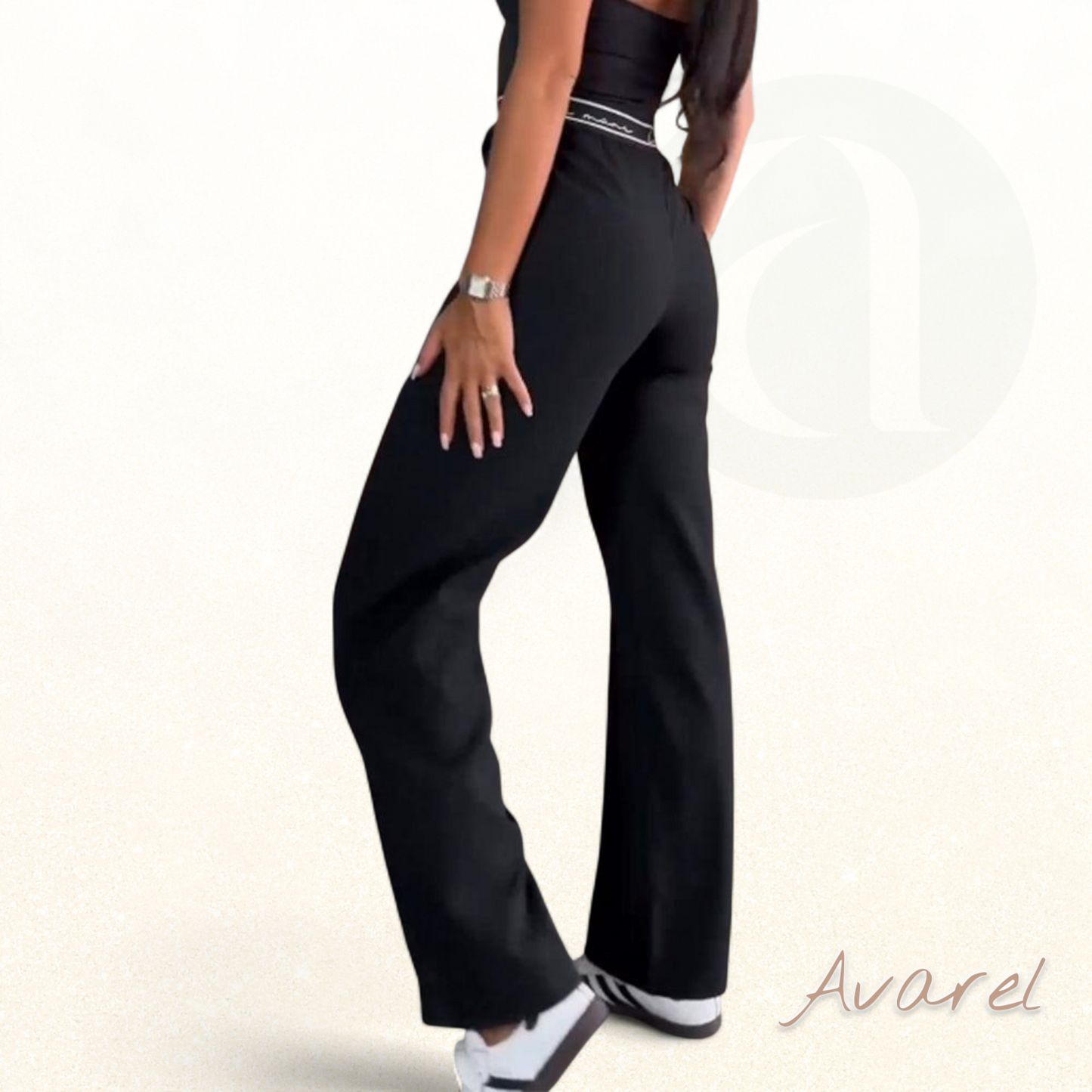 Bequemi gerade Hose in Uni-Farb mit praktische Reißverschlusstasche