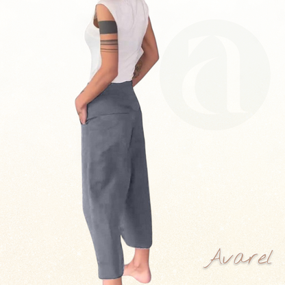 Stylisch(e) einfarbigi asymmetrisch Freizeithos für en lässige Look