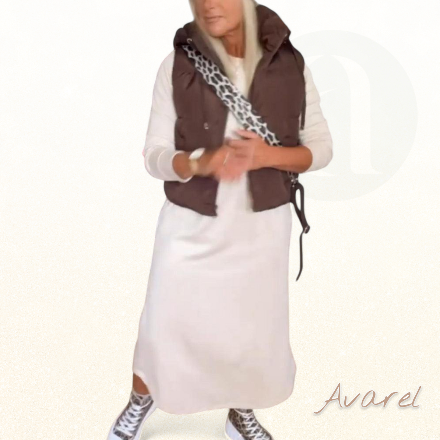 Stilvolle eifarbige Westemantel mit bequemere Kapuuz