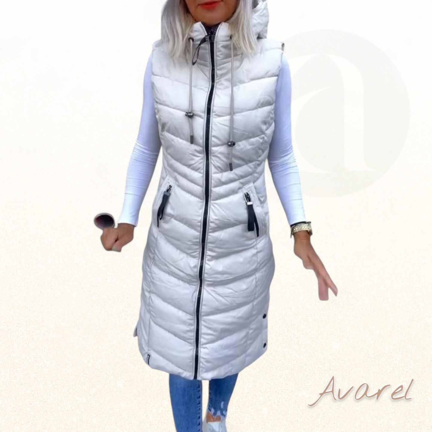 Stylisch ärmellosi Steppjacke mit Kapuze und praktischem Reissverschluss für e lässige Look