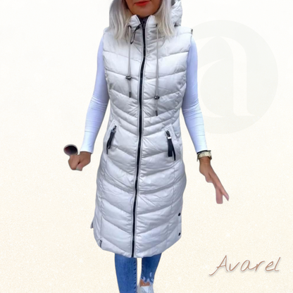 Stylisch ärmellosi Steppjacke mit Kapuze und praktischem Reissverschluss für e lässige Look