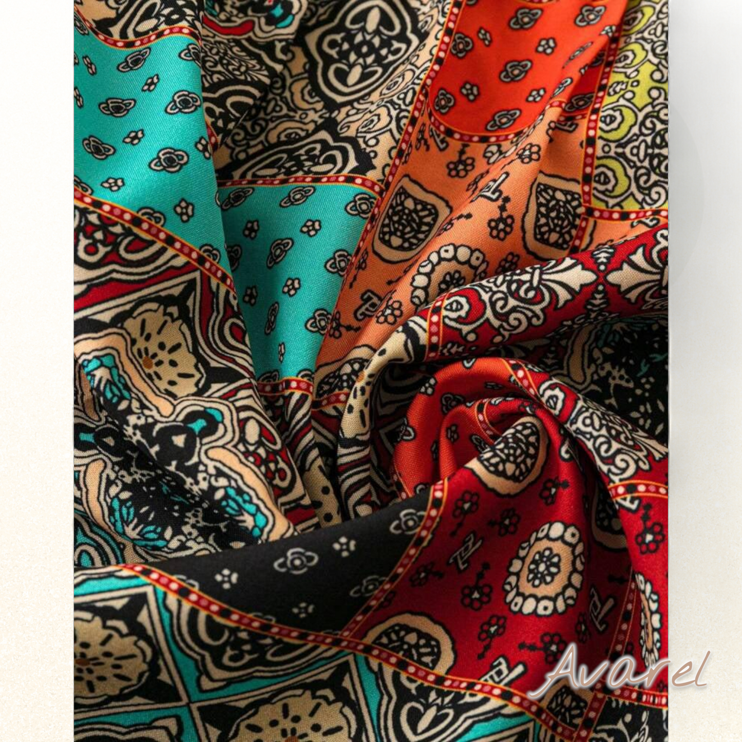 Stylisches plisierte T-Shirt mit Retro-Muster für e moderne Look