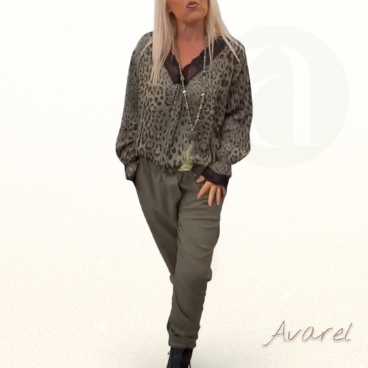 Bequemi einfarbigi Freiziehose mit praktischem Kordelzug