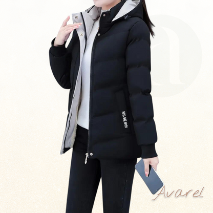 Bequemi warmi Übergangsjacke mit Kapuze im klassischem einfarbige Design