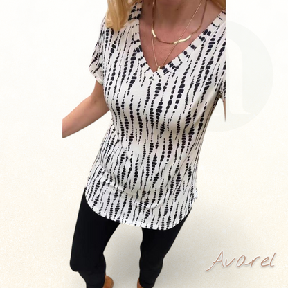 Stylisch Kürzarm-T-Shirt mit V-Ausschnitt und spektakulärem Druck