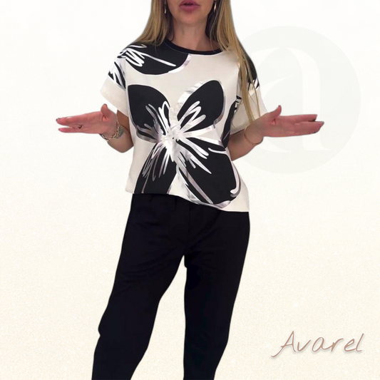 Komfortabel Damen T-Shirt mit Rundhals und blumigem Design für e stylische Look