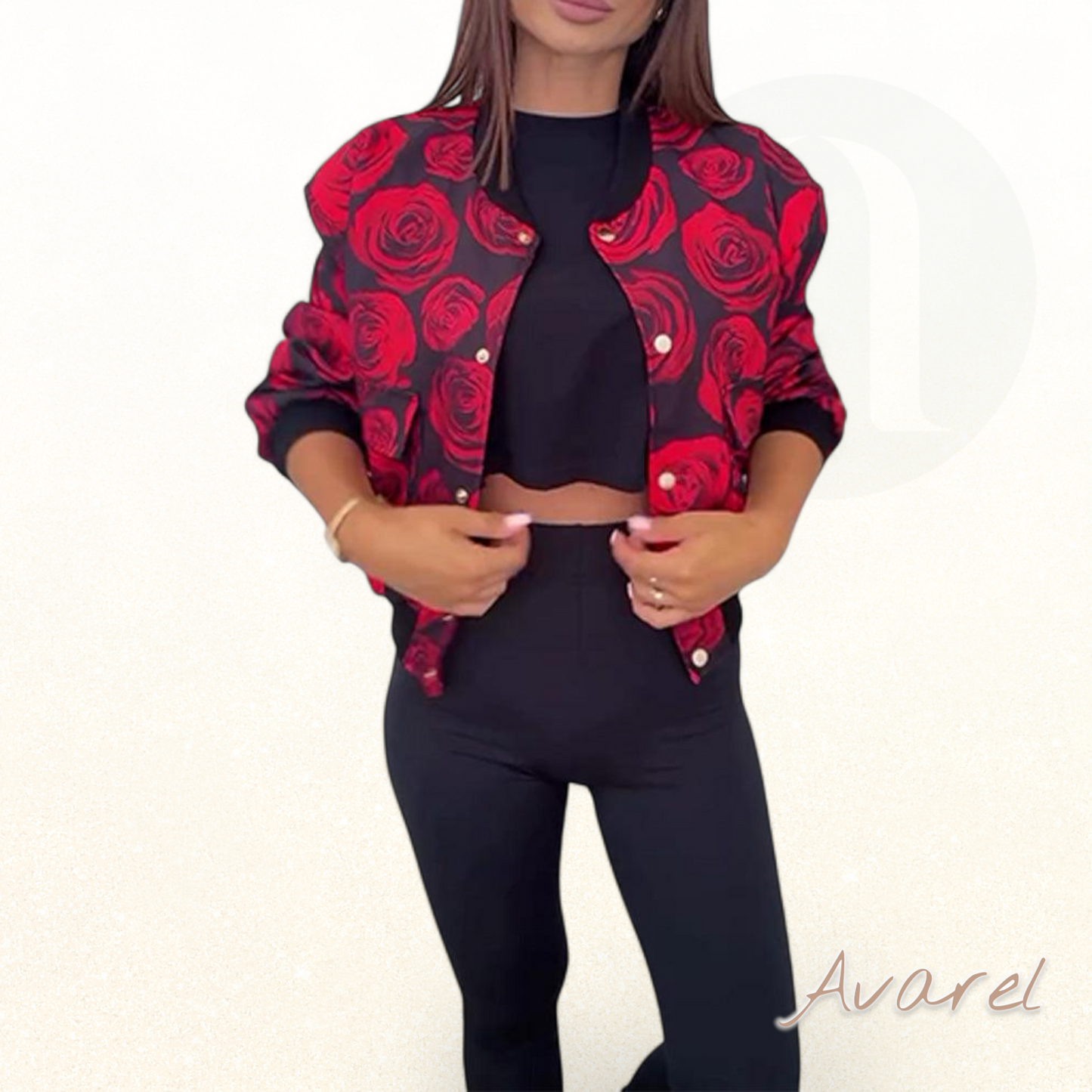 Stilvoll Knopf-Jacke mit bezauberndem Röslemuster für en trendy Look