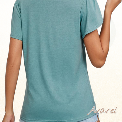 Elegants eifärbigs T-Shirt mit stilvolle Rüschenärmel