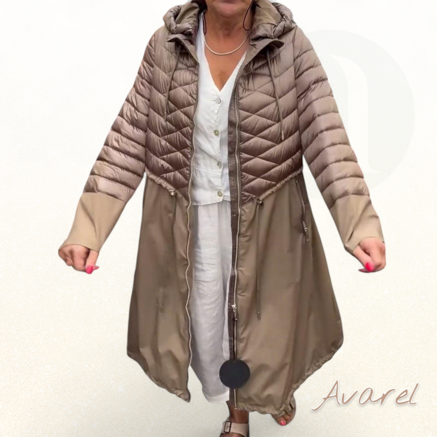 Warmligi, lang gesteppte Jacke mit bequeme Kapuze für maximale Komfort