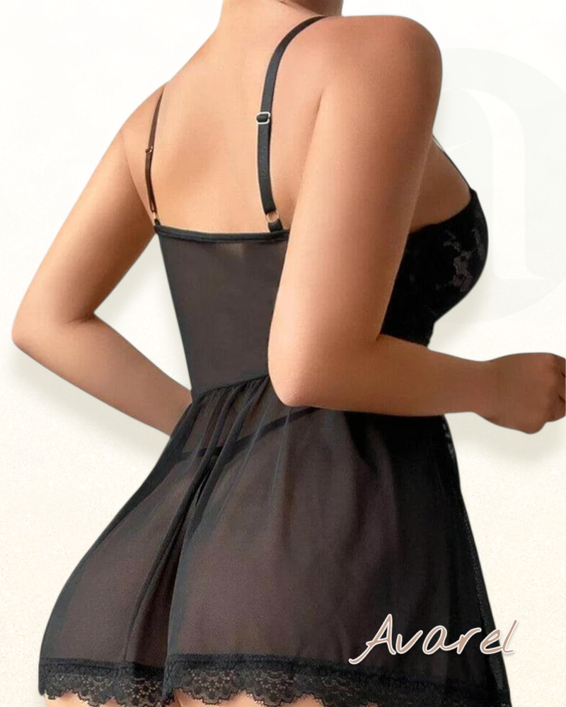 Elegants Spitzehalter-Patchwork-Nachthemd für stilvollen Komfort