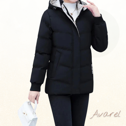 Bequemi warmi Übergangsjacke mit Kapuze im klassischem einfarbige Design